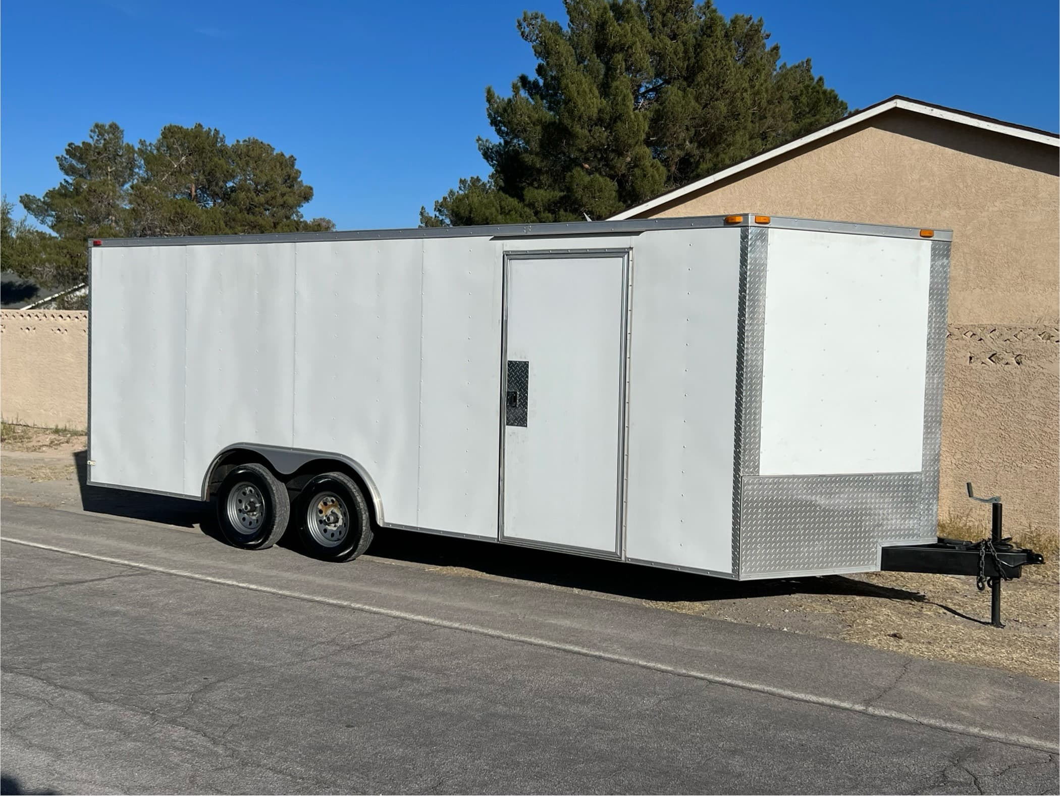 20’ Enclosed V-Nose Trailer