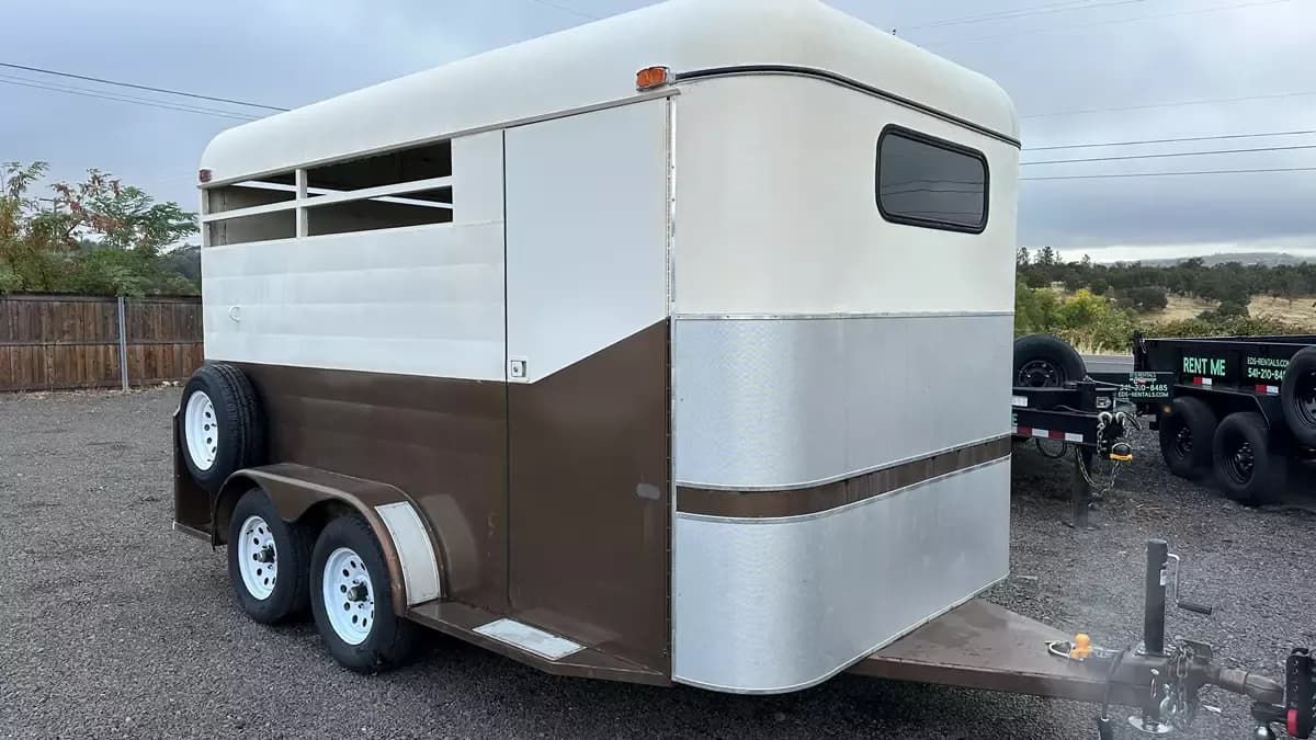12ft Horse Trailer
