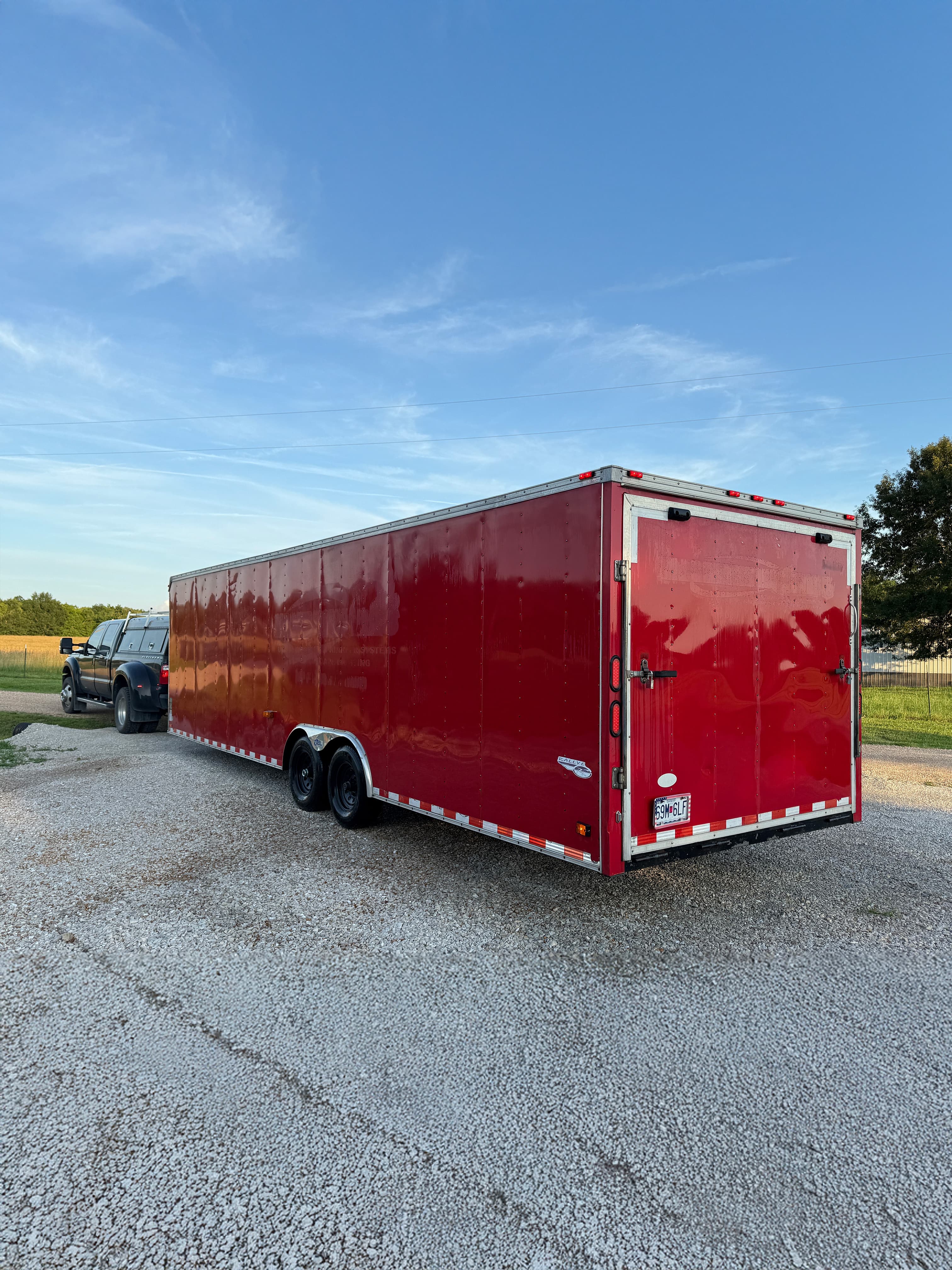 28ft enclosed cargo trailer