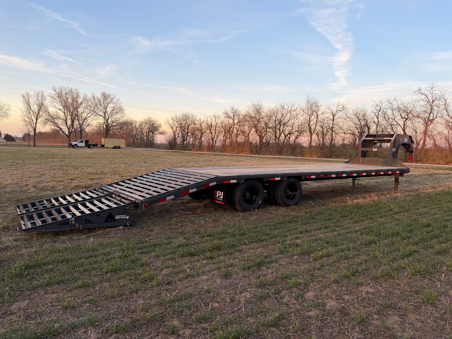 30' Gooseneck Equipment Trailer