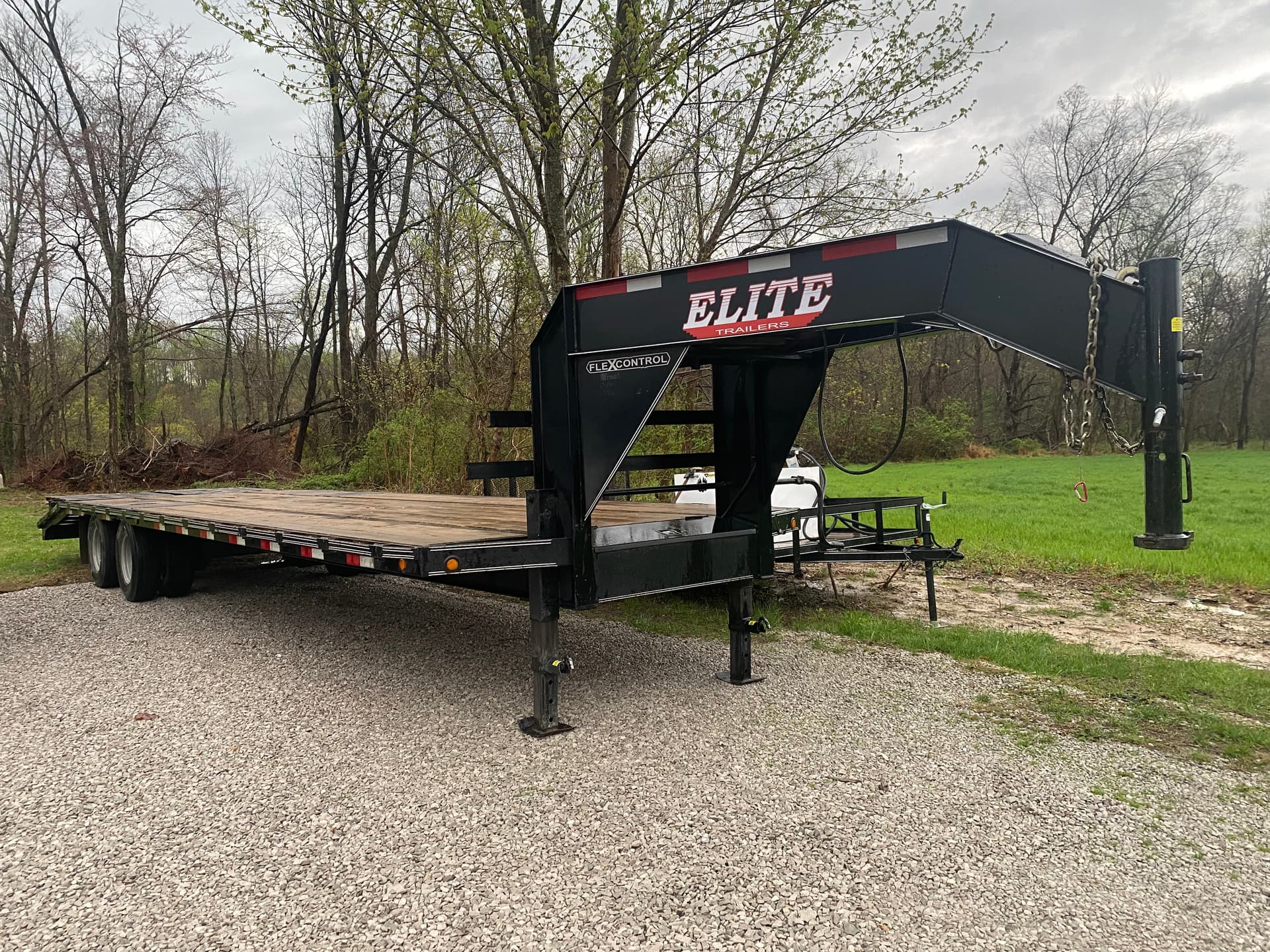 32ft Gooseneck Trailer
