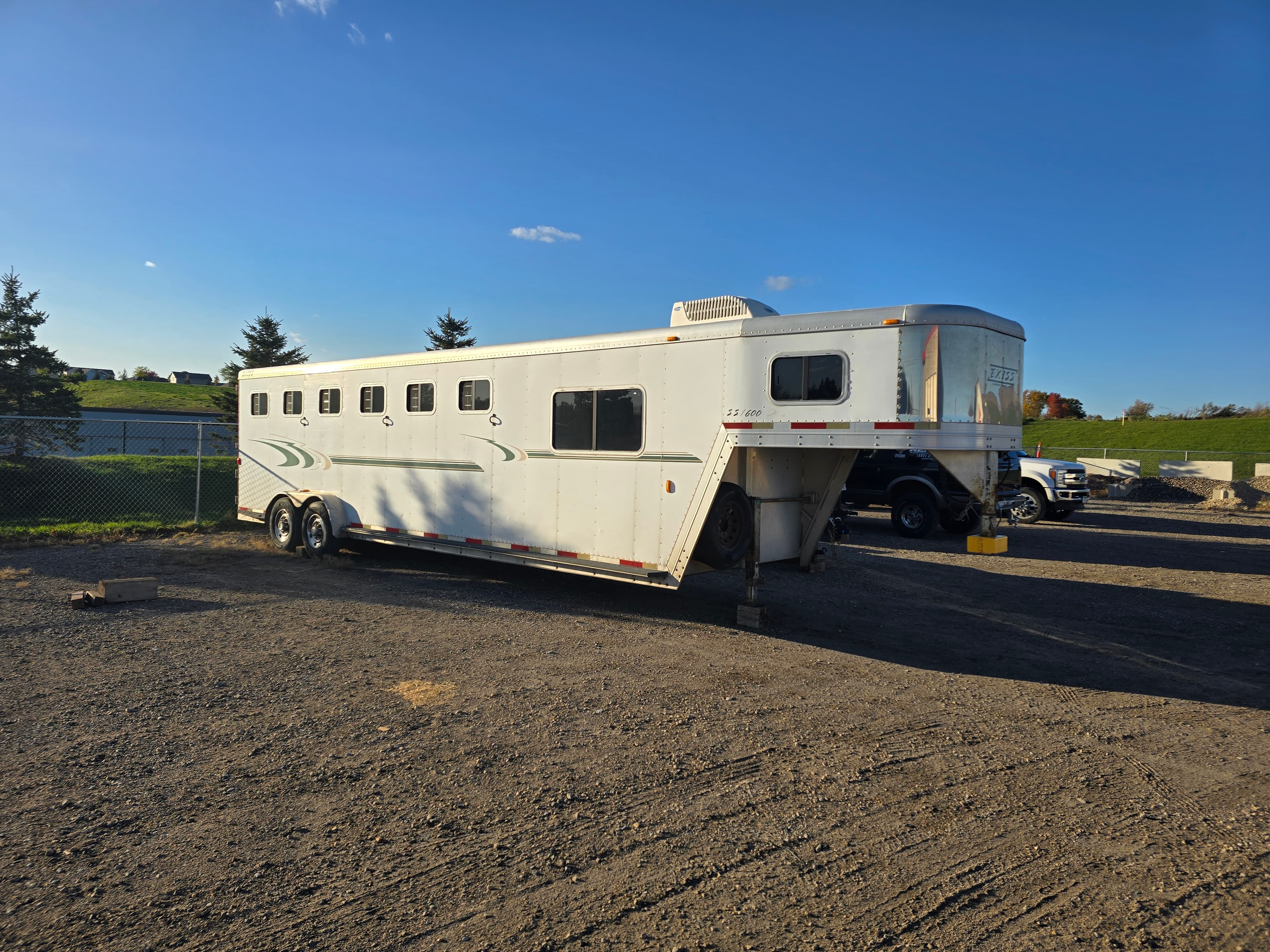 32ft Horse Gooseneck Trailer