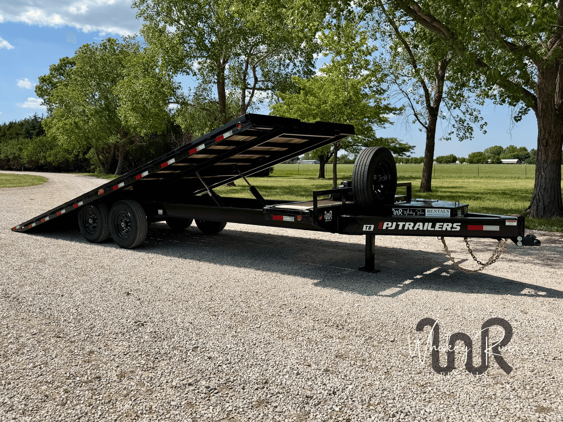 24' Hydraulic Tilt Deckover w/ Winch