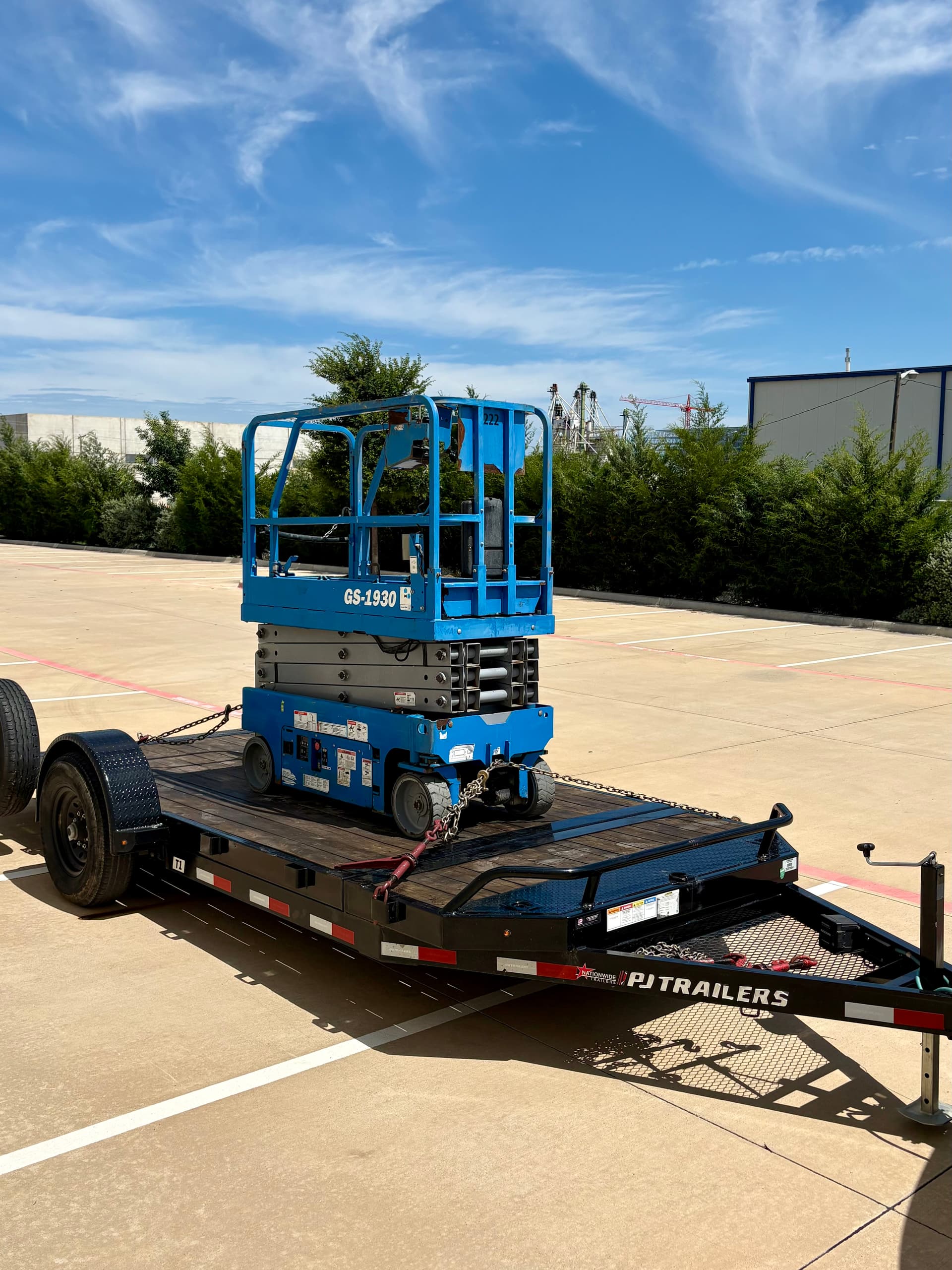 19ft Scissor lift