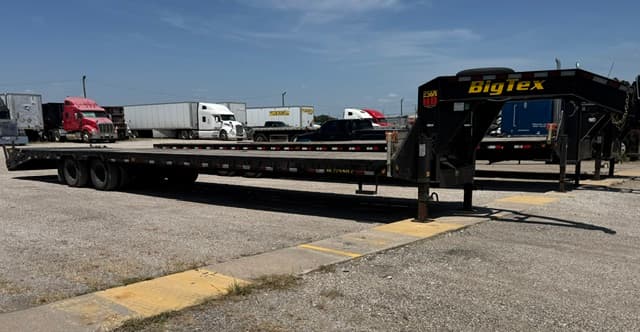 40' Gooseneck Trailer