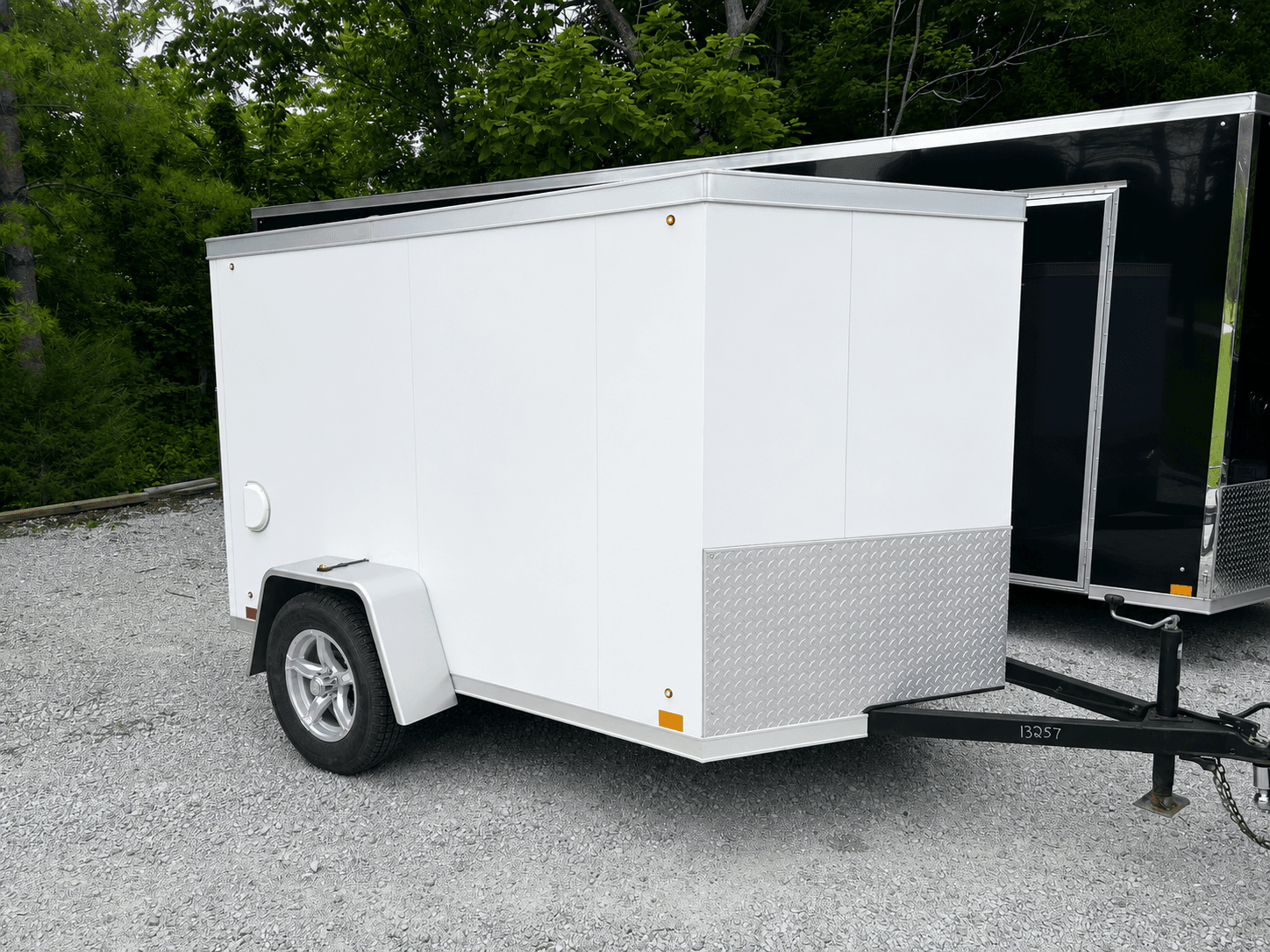 8 Ft White Enclosed