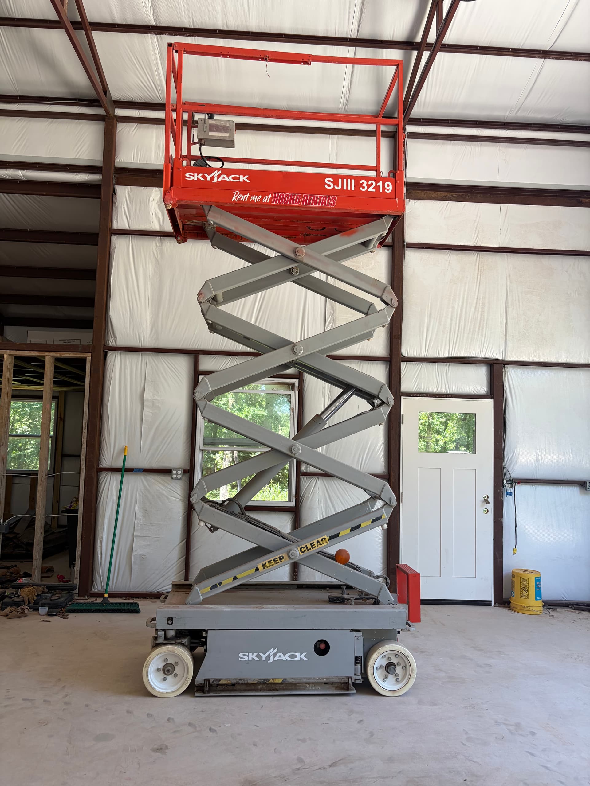 19’ scissor lift