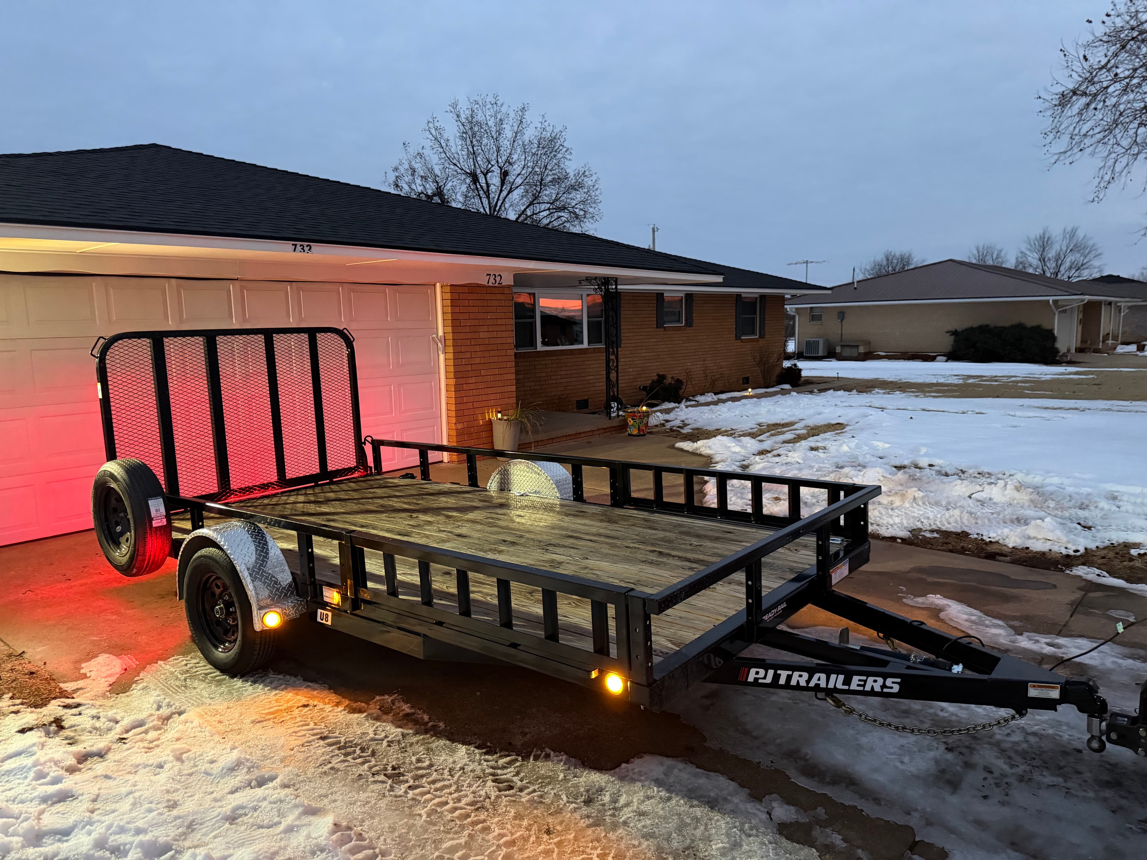 PJ 7x14 Utility Trailer Equipment