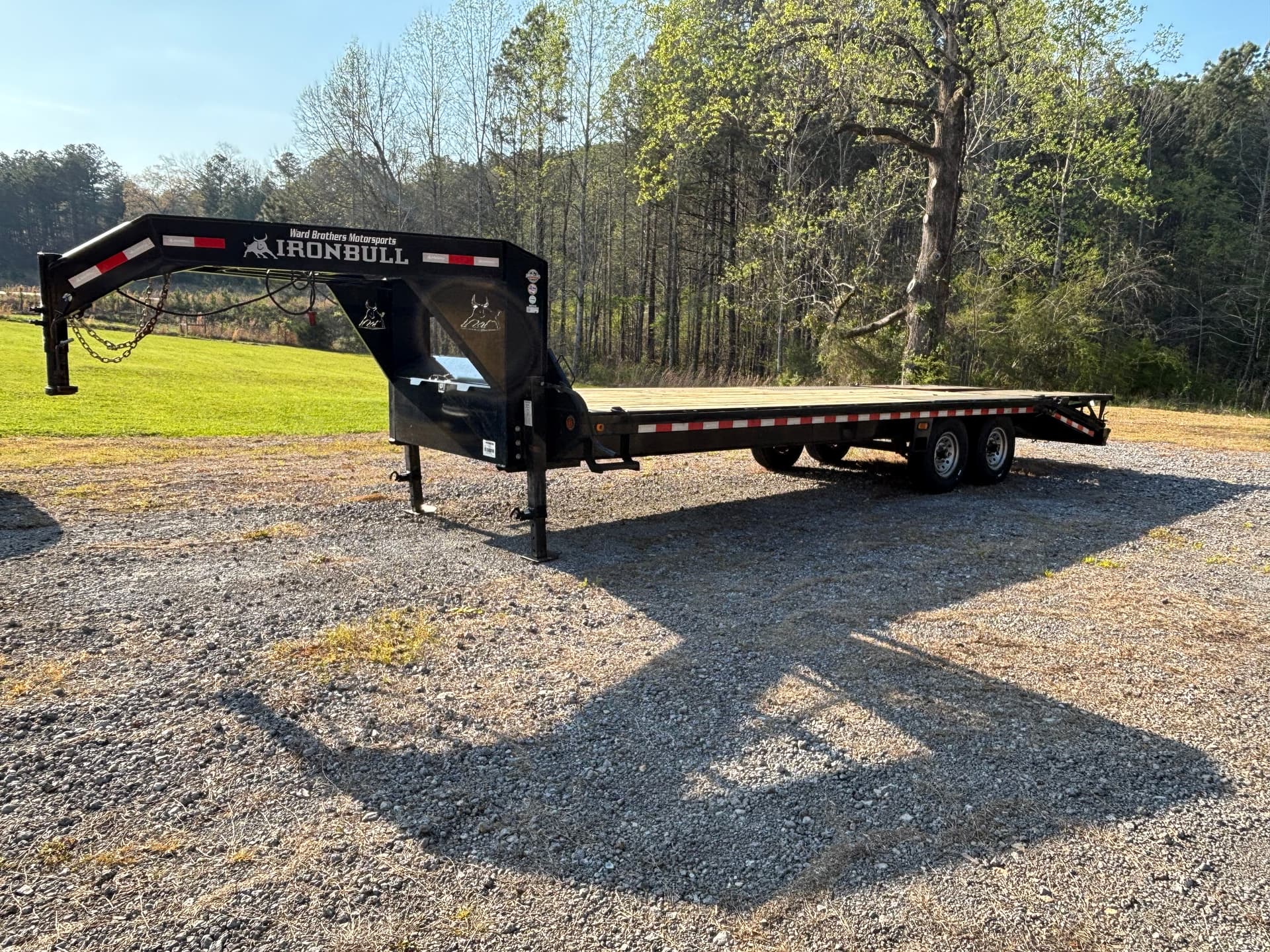 25' Ironbull Gooseneck W/mega ramps