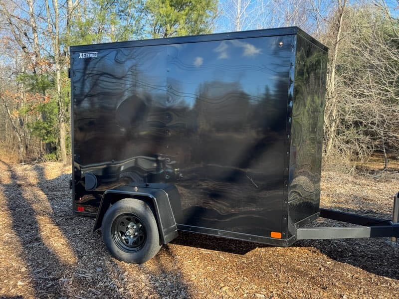 5x8ft Enclosed Trailer