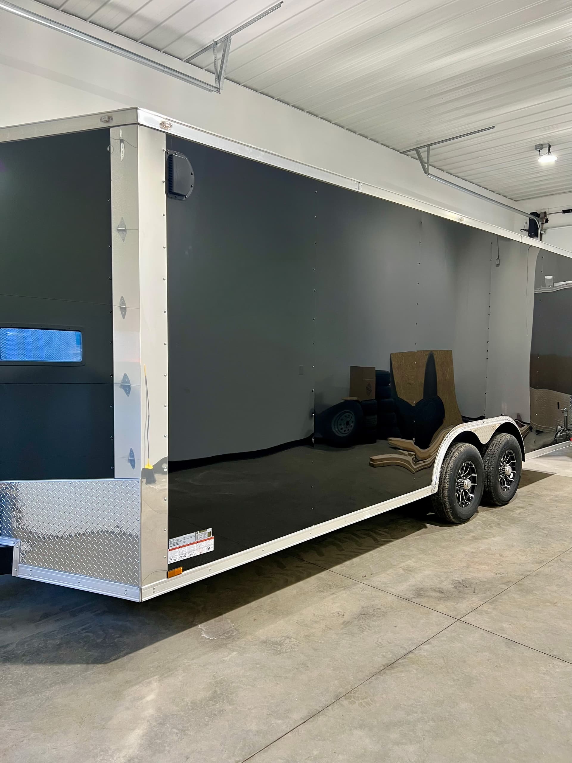 8.5X20 Enclosed 1