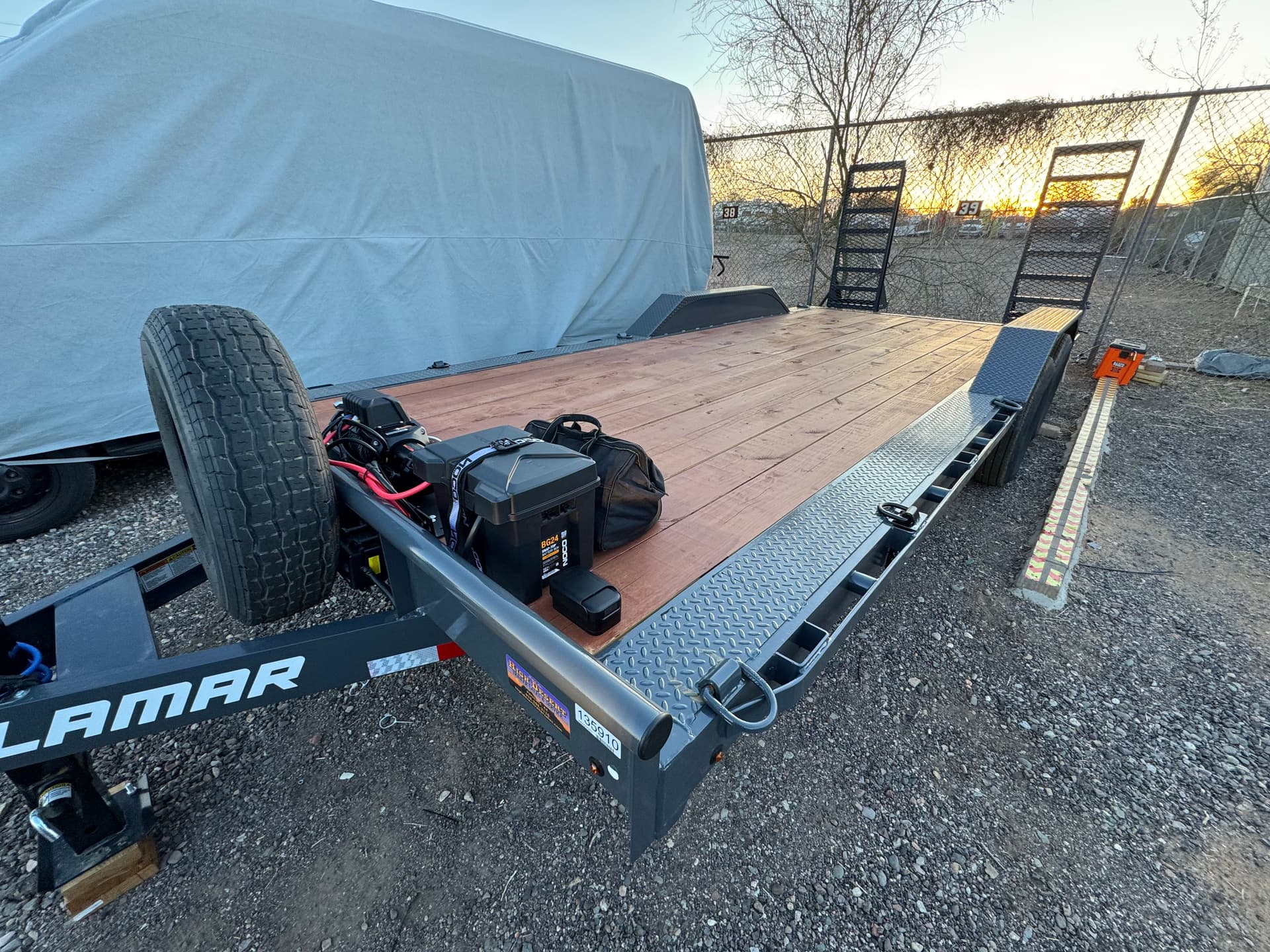 20ft 14K Lamar Driver Over Trailer