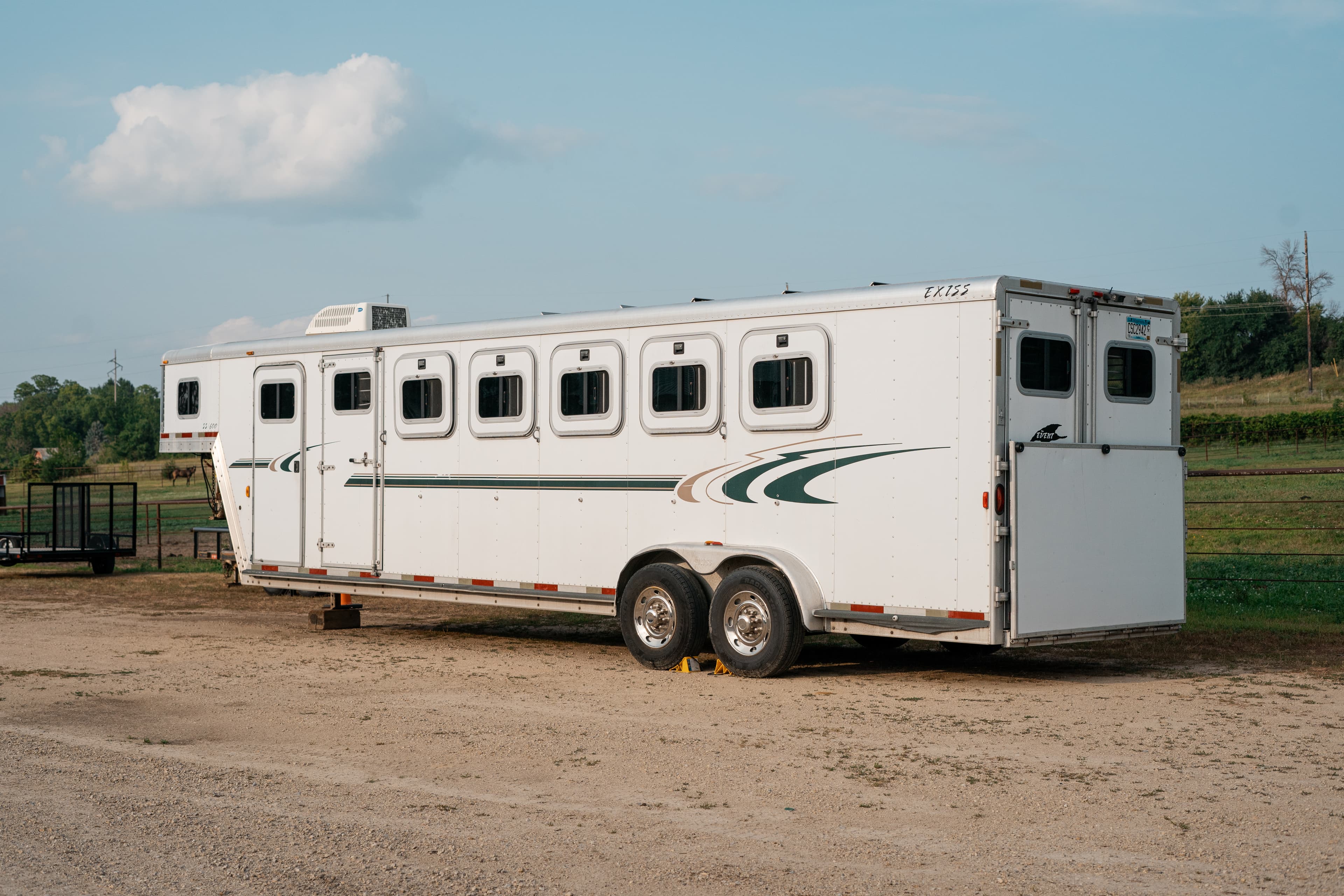 32ft Horse Gooseneck Trailer