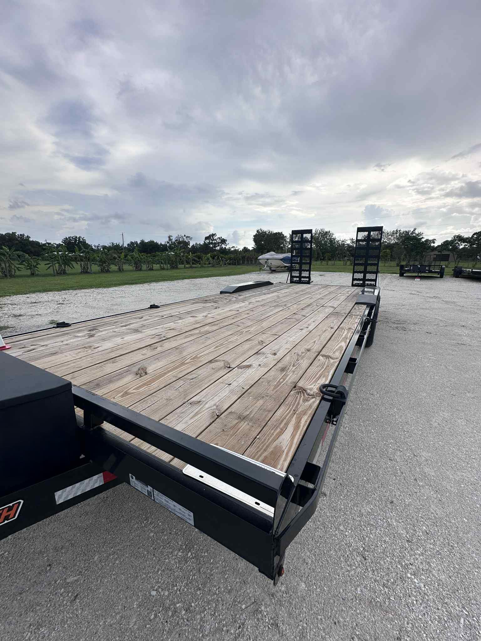8.5x24 Drive Over Fender Trailer