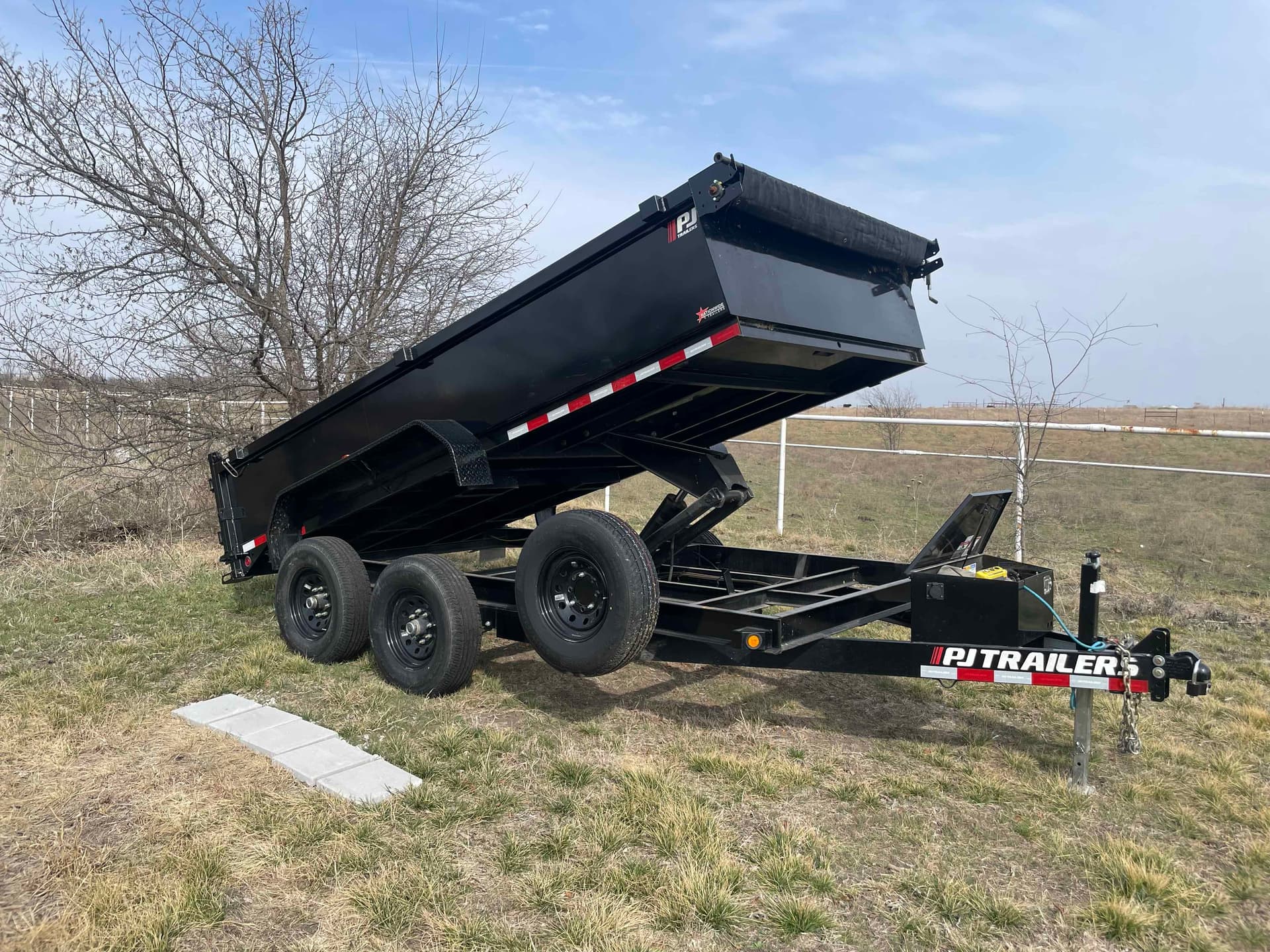 83" x 14' Dump Trailer
