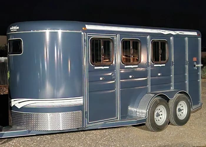 17ft 3 Horse Trailer
