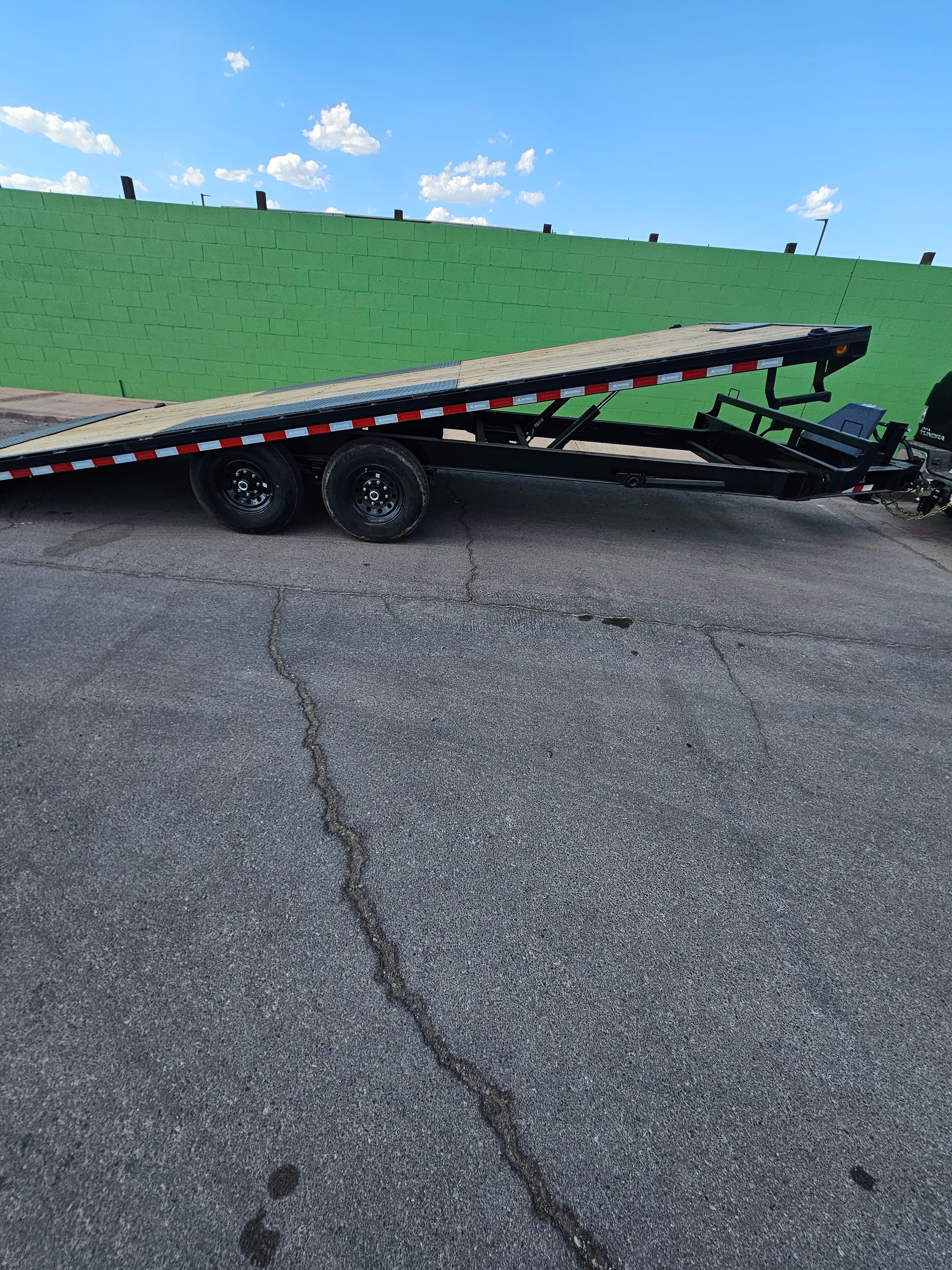 22ft Tilt Deckover Flatbed Trailer