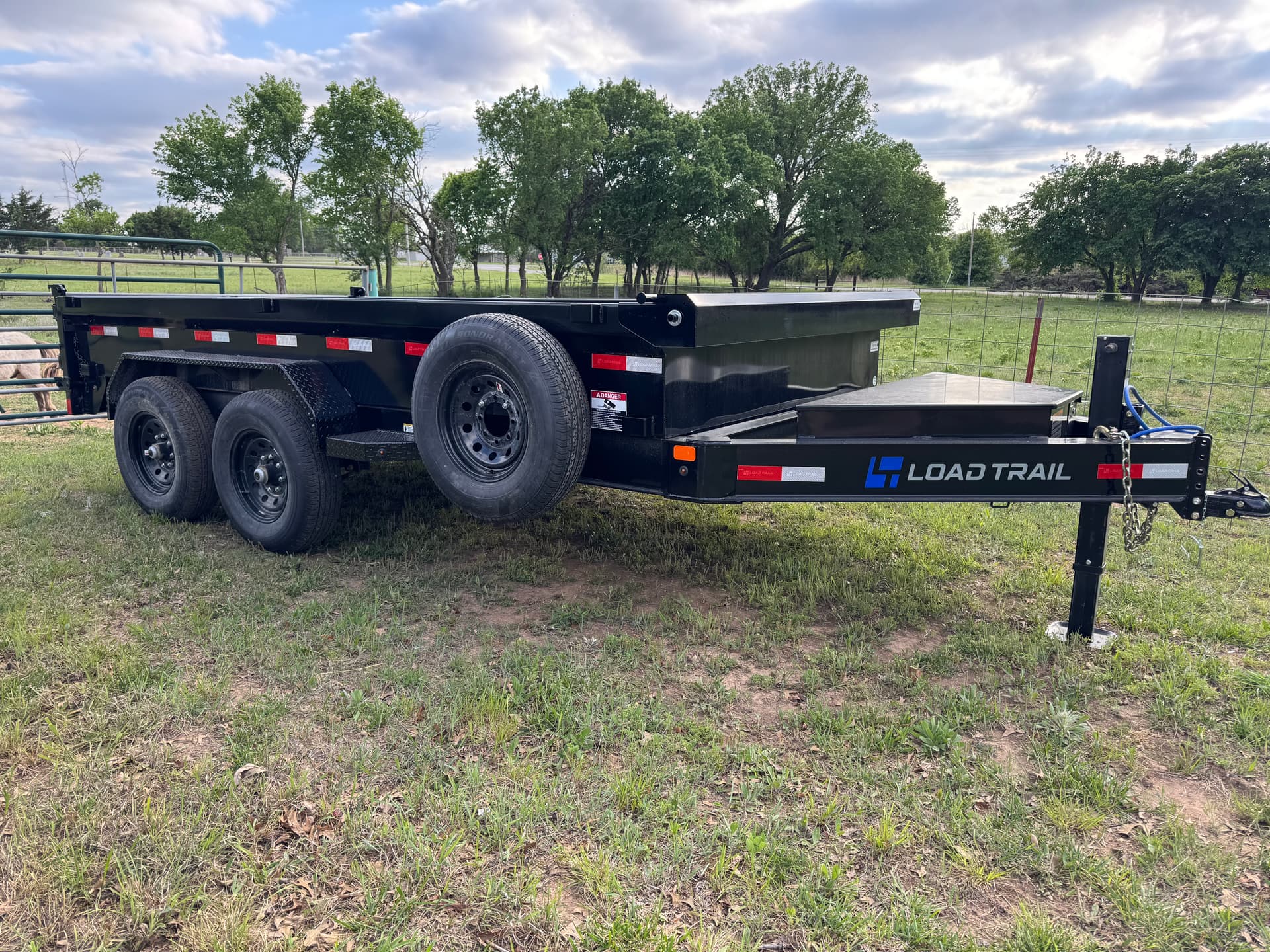 83" x 14' Dump Trailer