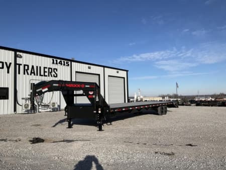 102"x36' MAXX-D GN Flatbed w/ Singles